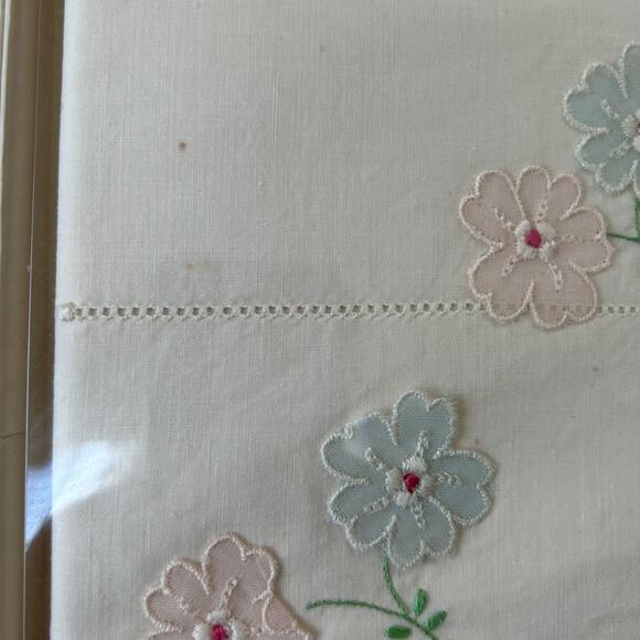 Vintage Paragon Needlcarft Hand Embroidered Percale Pillowcases 31x20 NOSIB - Picture 5 of 13